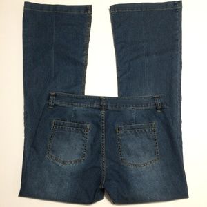 CAbi Jeans Ladies Size 6 Dark Wash Flare